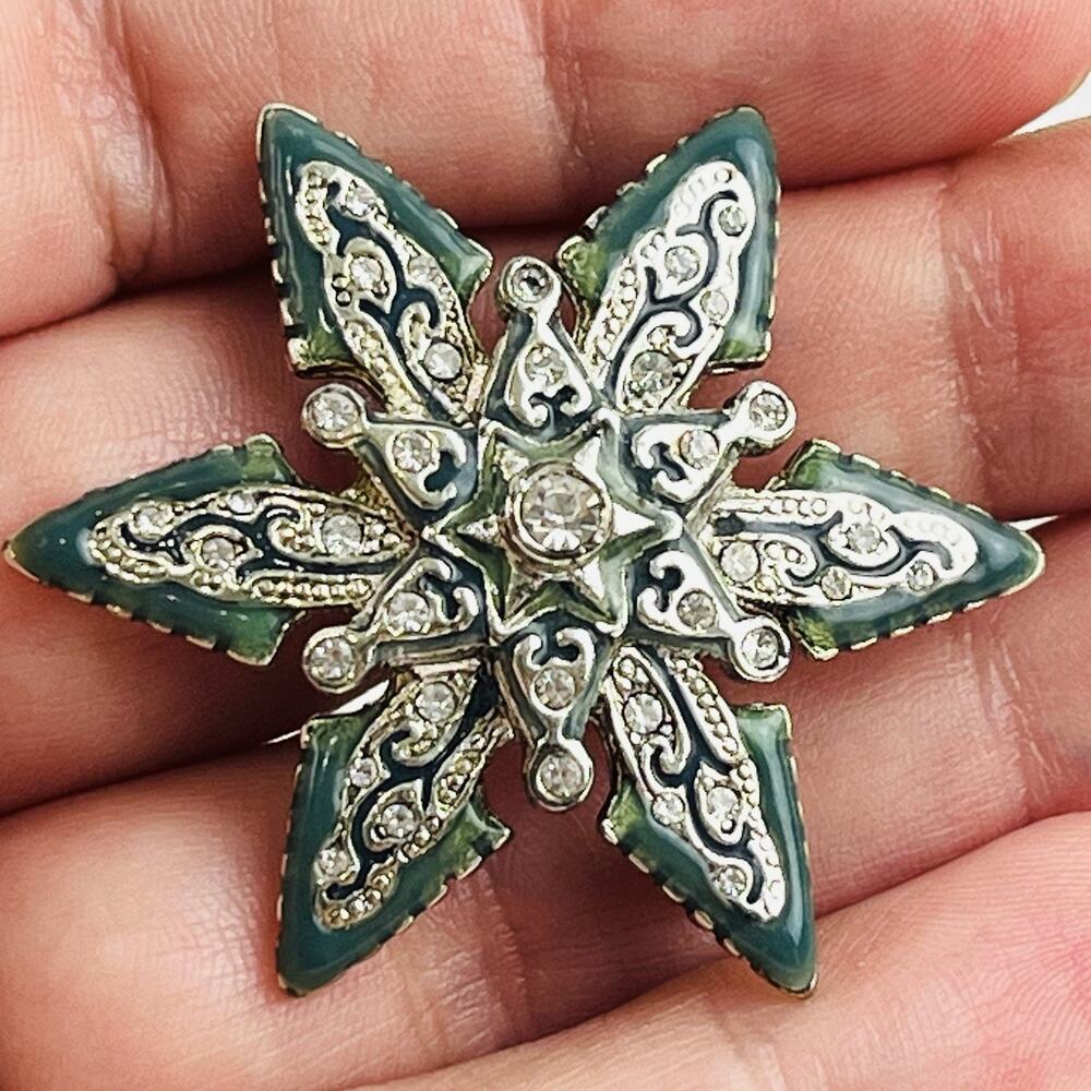 Monet Silvertone Green Enamel Rhinestone Snowflake Christmas Flower Pin Brooch 1